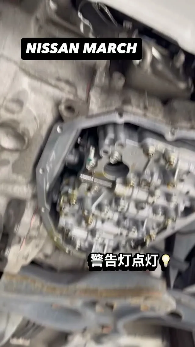 日産マーチ　　警告灯点灯💡